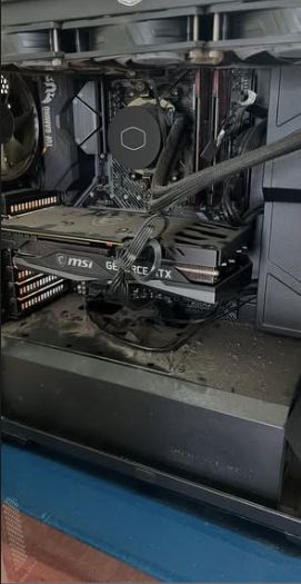 PC antes del service, con polvo acumulado